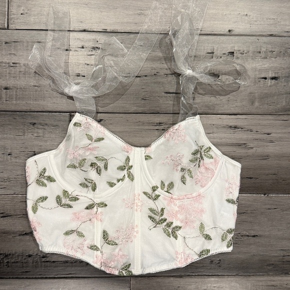 NWOT,SHEIN White Women Lace Bra Strapless Satin
Tube Top Crop Bustier Top Sheer. - Picture 2 of 9